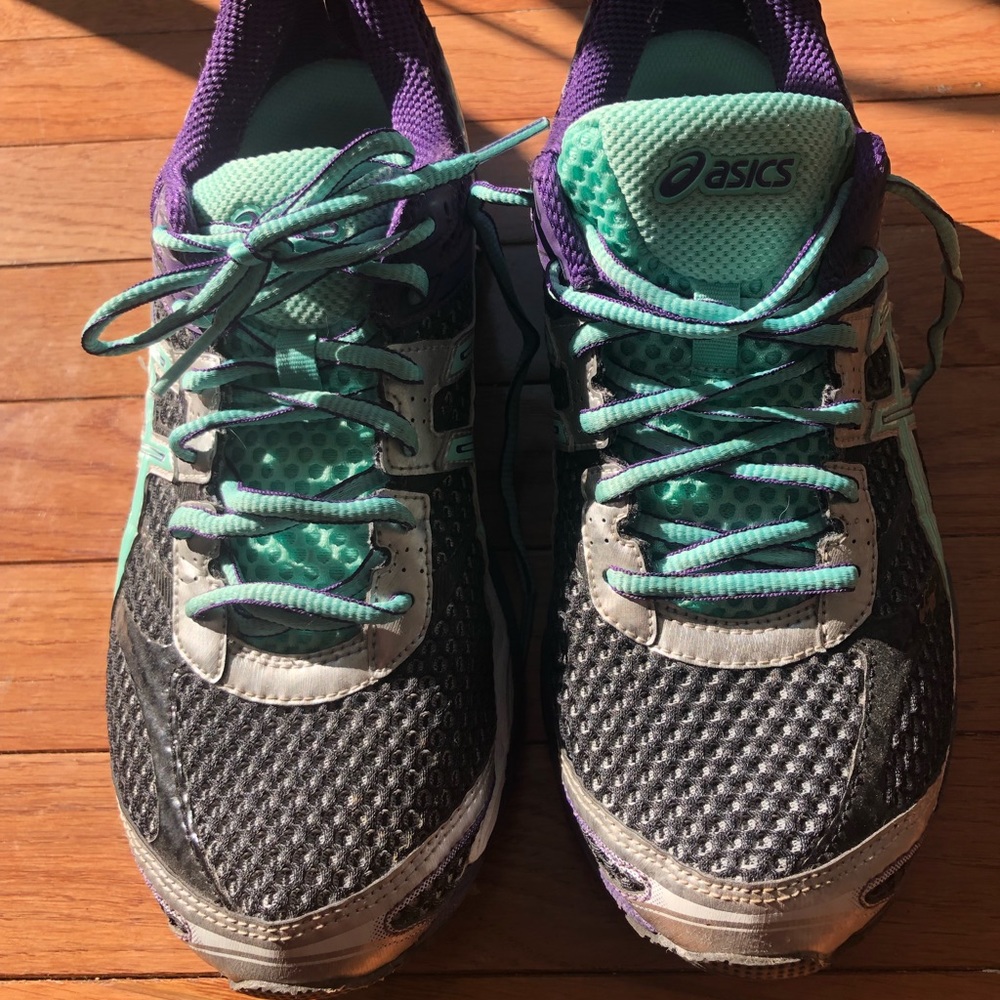 ASICS Running Shoes - Picture 2 of 4